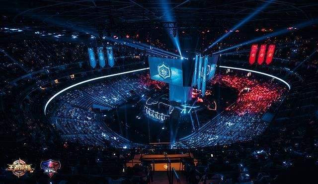 作的全面展 作的全面展