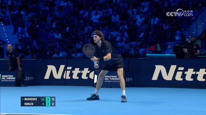 球运动的发 球运动的发