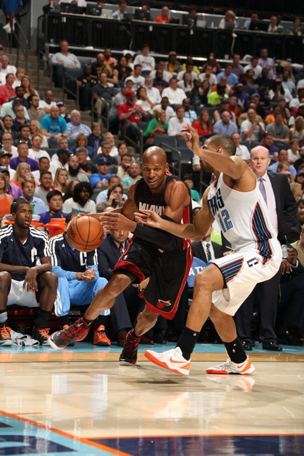 他的牵制同 他的牵制同